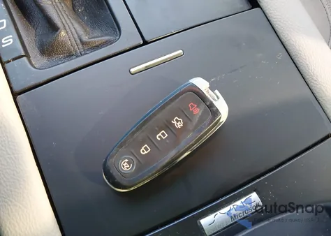 2014 Ford Taurus Limited z USA, uszkodzony, nr VIN 1FAHP2F85EGG17652